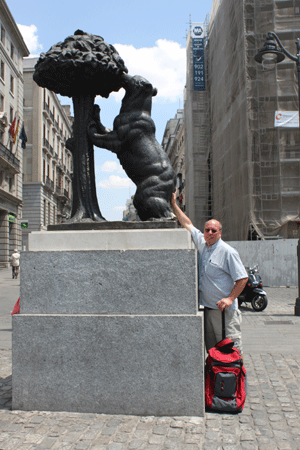 L'embl�me de Madrid, Dom lui pousse un peu dans le c...