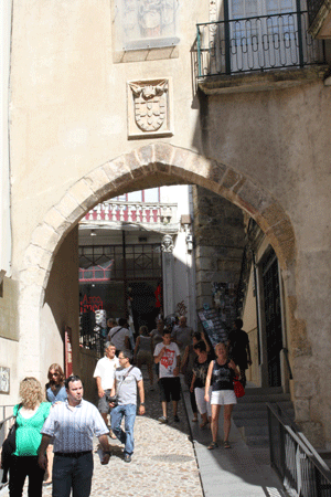 L'entr�e de la ville il y a pr�s de 900 ans