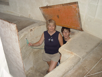 Sortie de la crypte de l'�glise