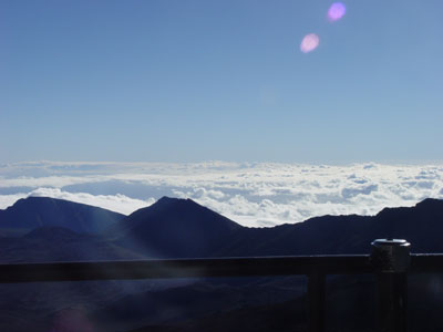 On vole au dessus des nuages
